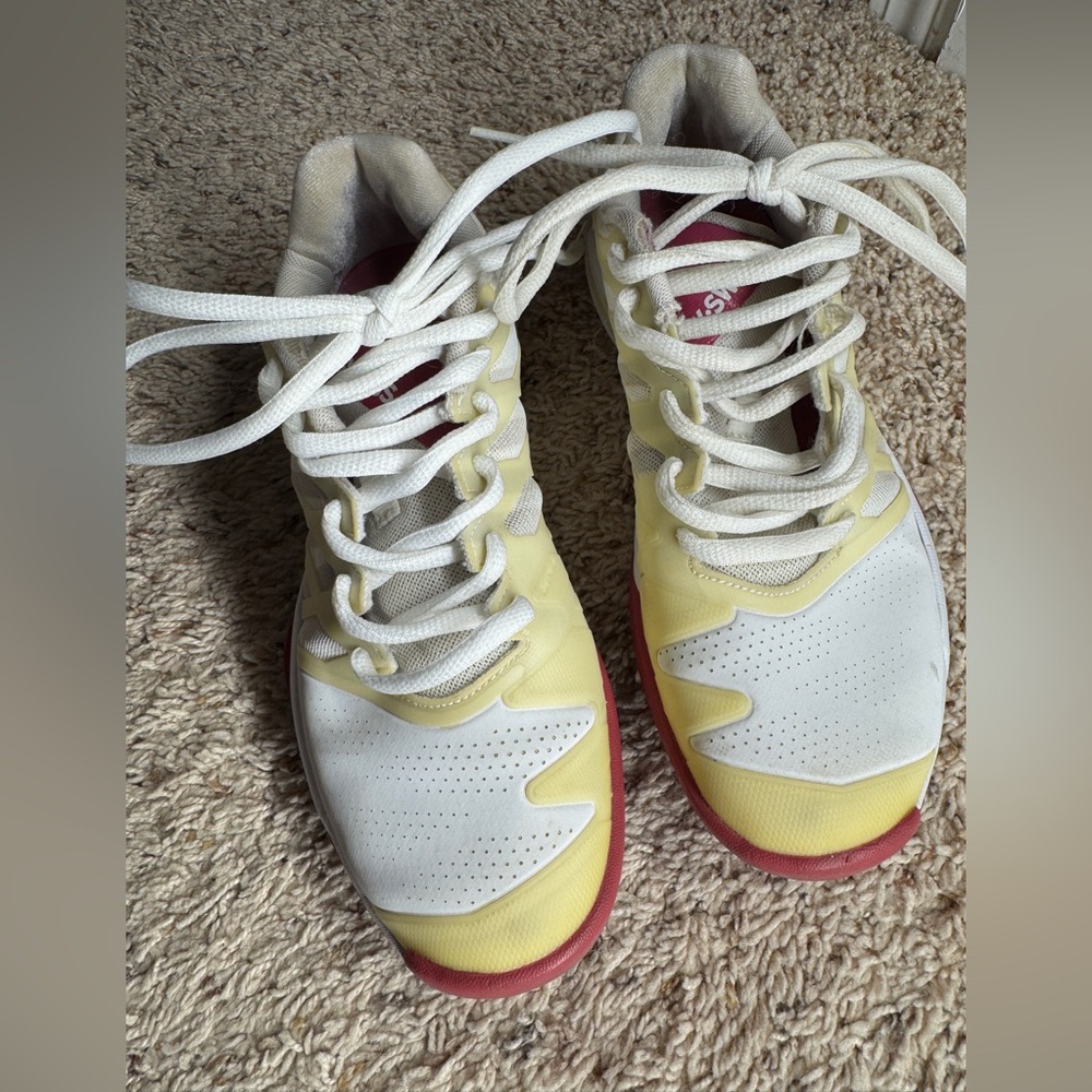 K-Swiss Women's Surgelite Tennis Shoe white & pink size 8.5